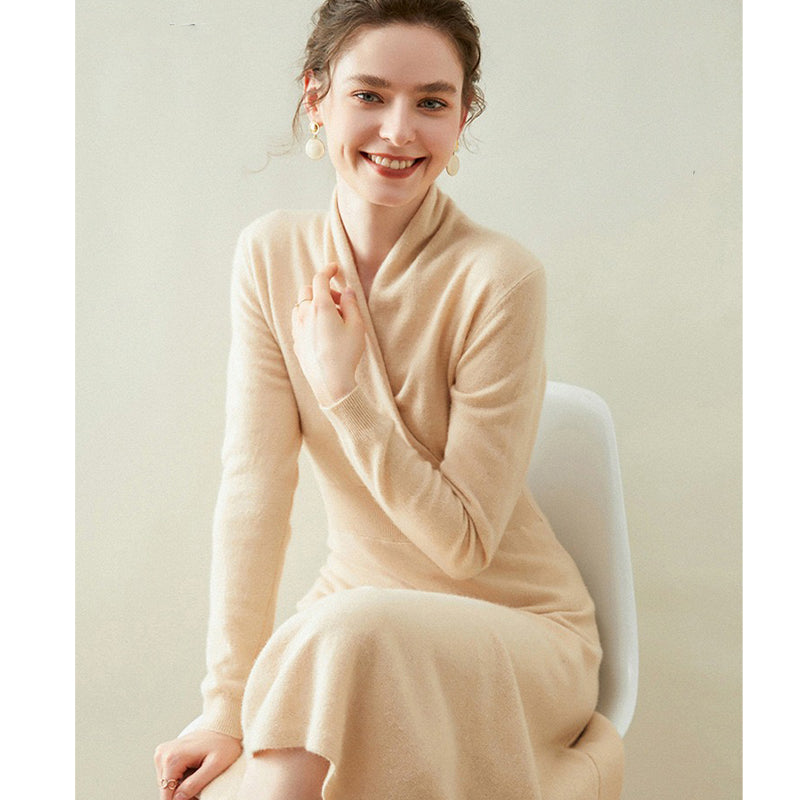 V-neckline cashmere waist dress