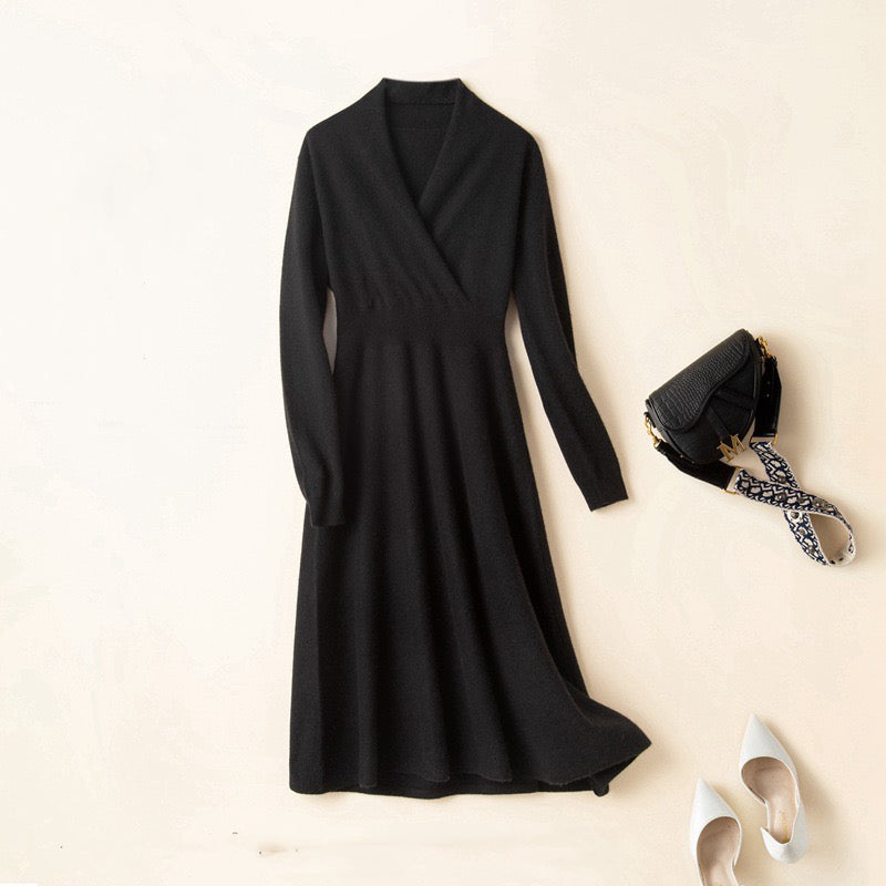 V-neckline cashmere waist dress