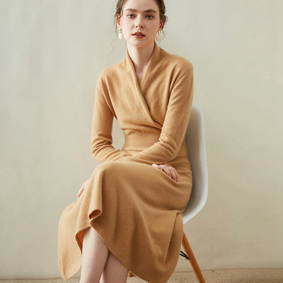 V-neckline cashmere waist dress