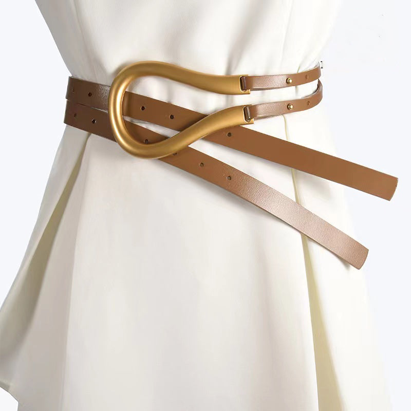 Chic horseshoe buckle leather belt