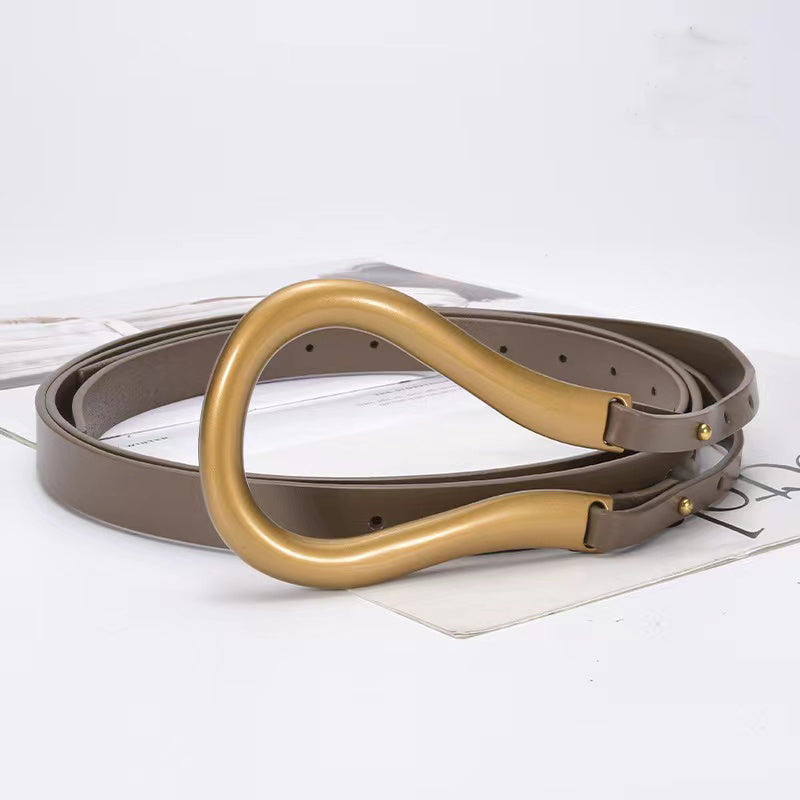 Chic horseshoe buckle leather belt